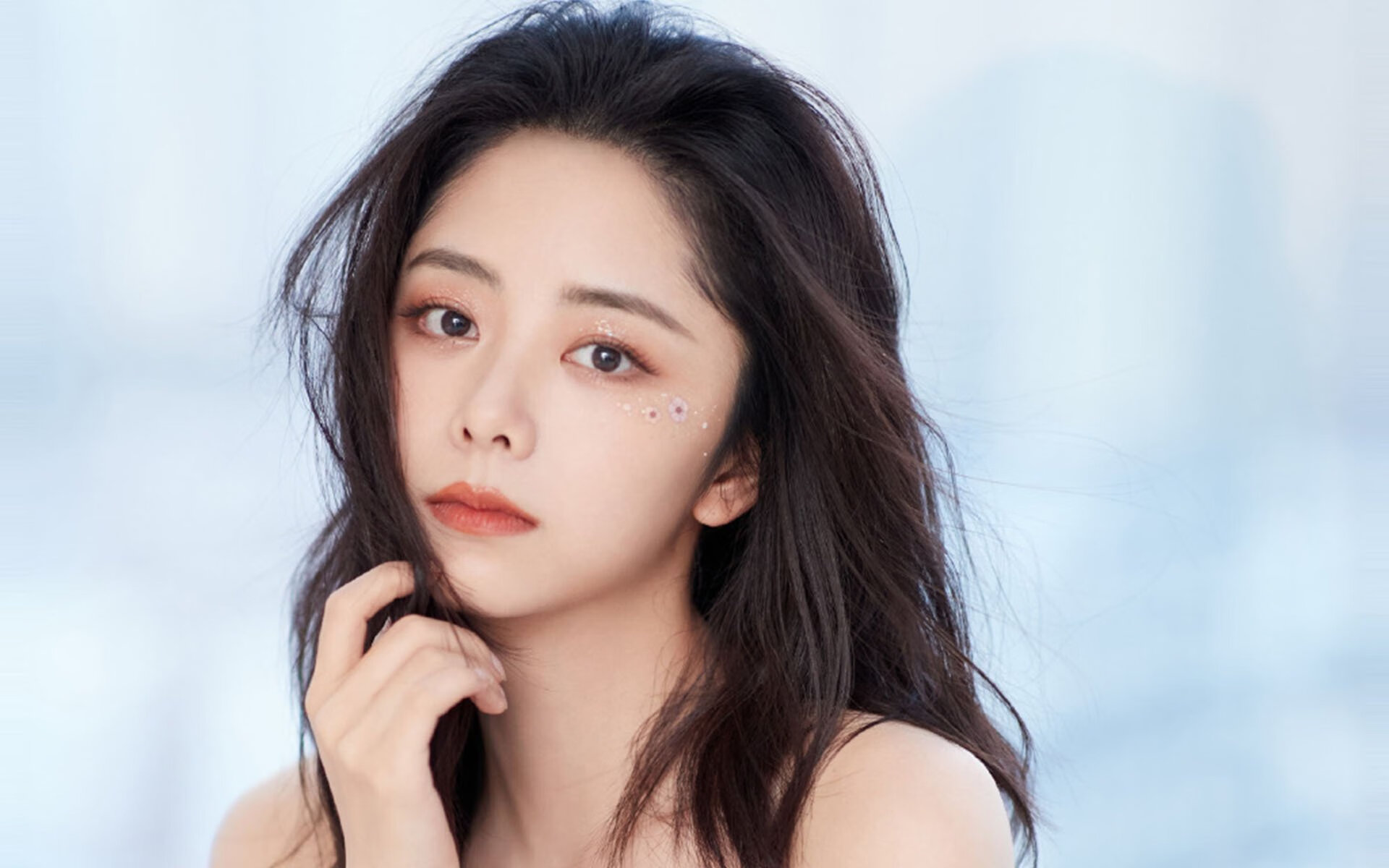 kaiyun官方入口登录-西甲：巴萨4-3战胜比利亚雷亚尔，莱万梅开二度刷新纪录，西甲第11轮巴萨vs比利亚雷亚尔