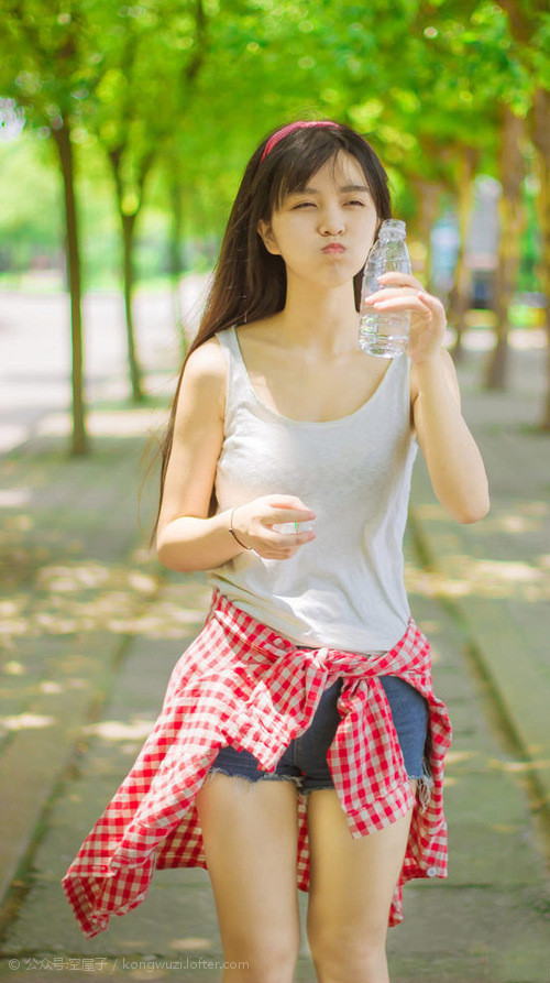 观众热情高涨:现场投票选出人气明星,明星人气榜投票通道